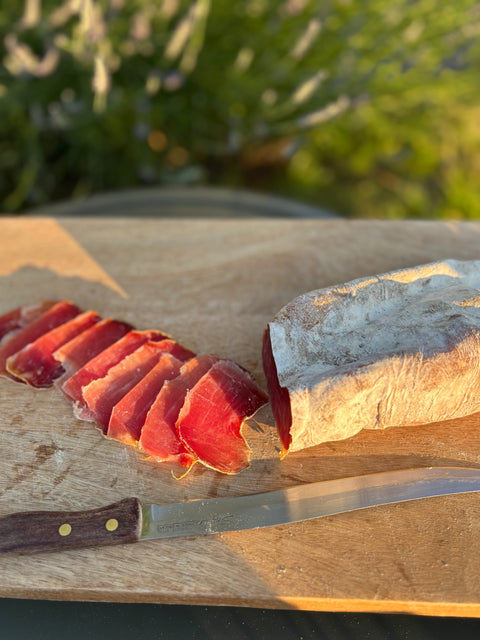 Noix d’épaule séchée : la charcuterie incontournable pour un apéro gourmand